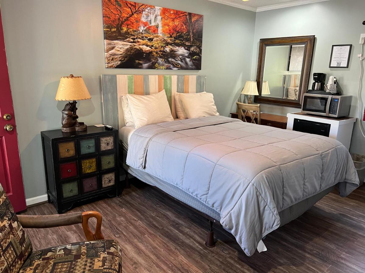 Homestead Inn - โบลวิงร็อค ภายนอก รูปภาพ